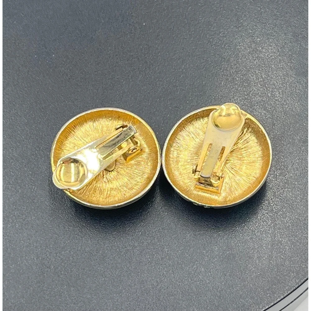 Kenneth Lane KJL Vinatge Pearl Rhinestone Black Enamel Gold Tone Clip on Earring - Picture 9 of 11